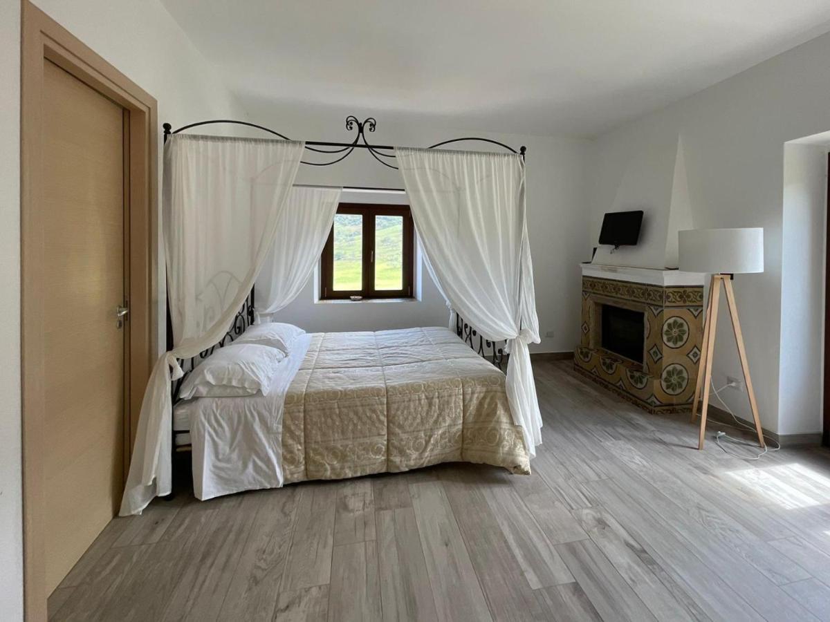 Antico Borgo Buonanotte Hotel San Mauro Castelverde Exterior photo